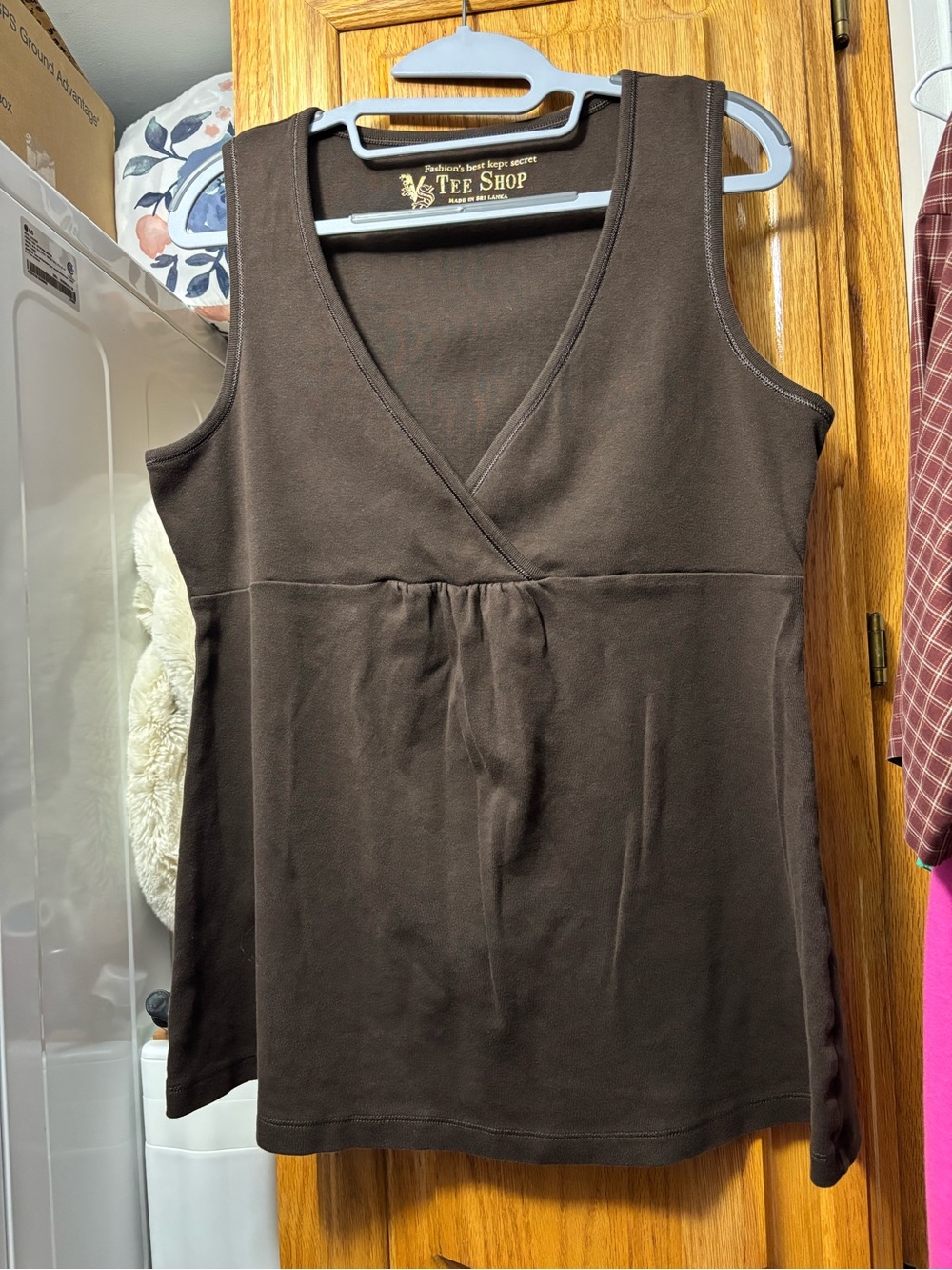 Women’s Brown V-Neck Sleeveless Tank Top
